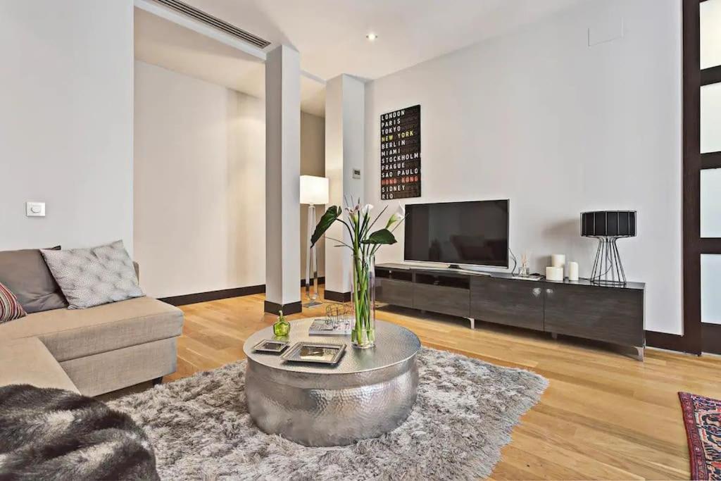 Spacious Luxury 1Br In Centro! S.An Madrid Eksteriør billede
